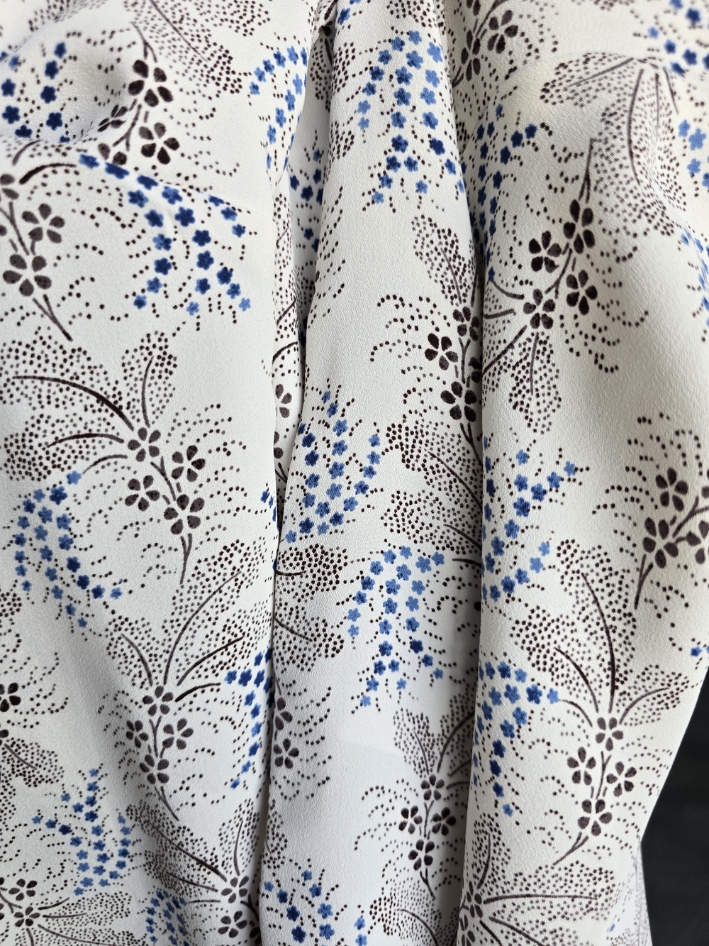 Ann Taylor Floral V-Neck Blouse Long Sleeve Cream Blue Size LP Work Career - Picture 7 of 8